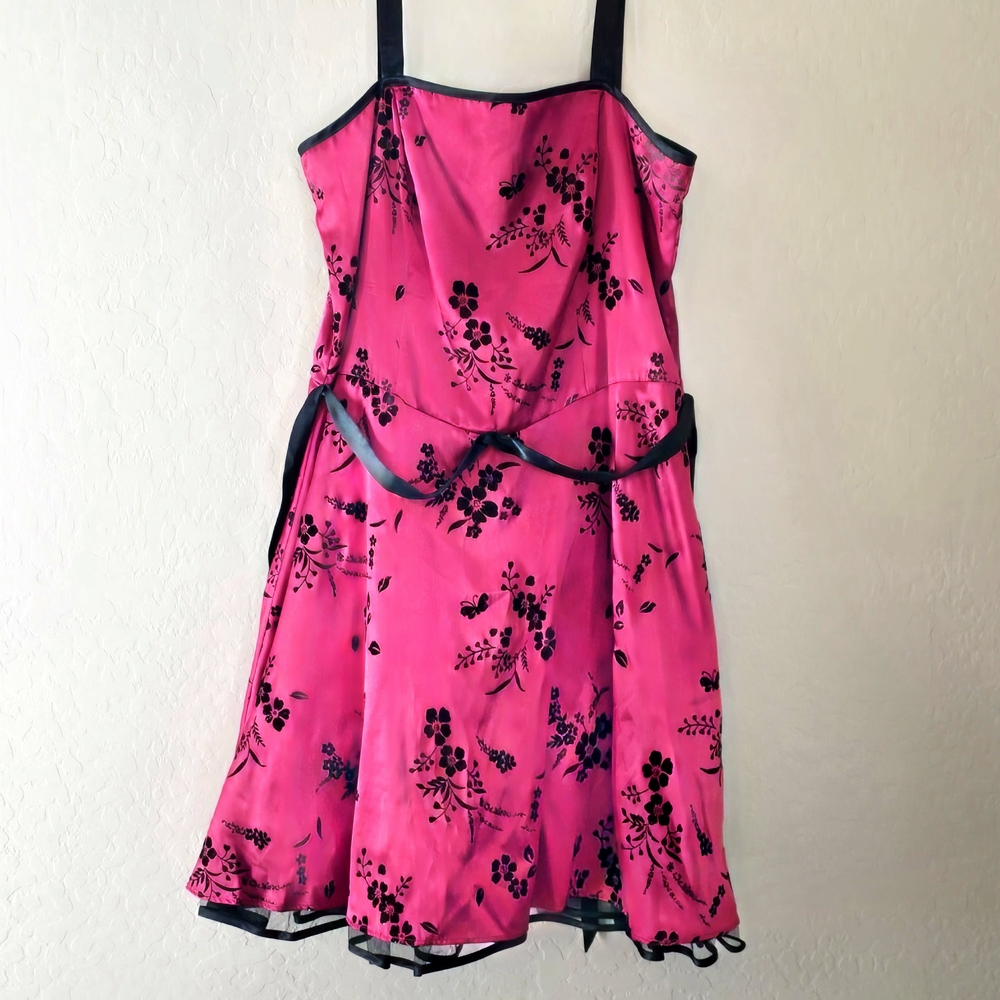 Red Satin Dress with Black Floral Accents and Tool Underlayer - 16W